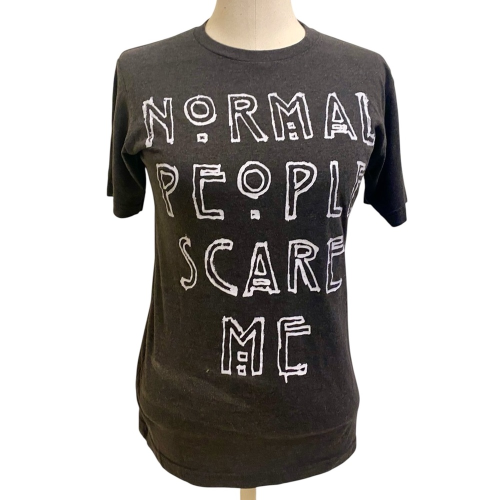 AMERICAN HORROR STORY “NORMAL PEOPLE SCARE ME” TSHIRT SIZE SMALL RIPPLE JUNCTION